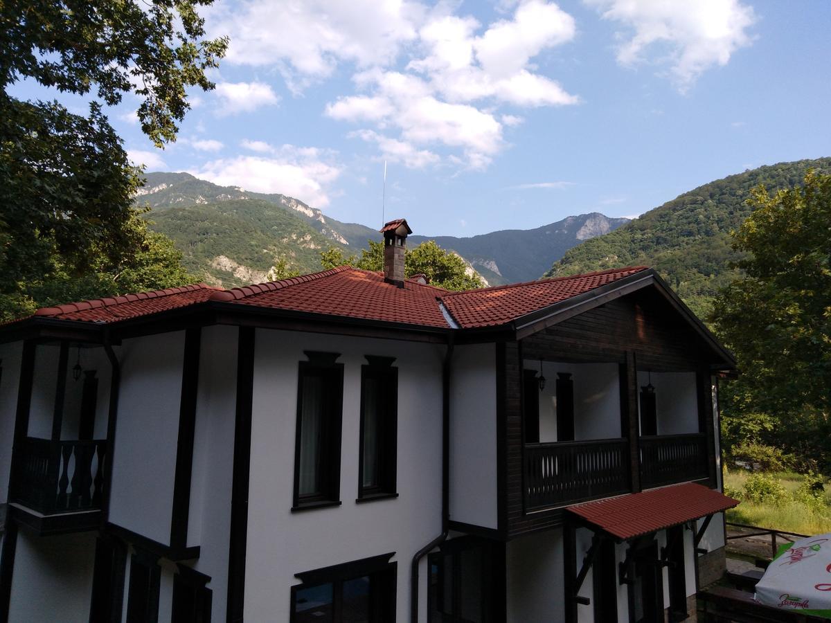 Hotel Complex Magic Of The Rhodopes Bachkovo Exterior foto